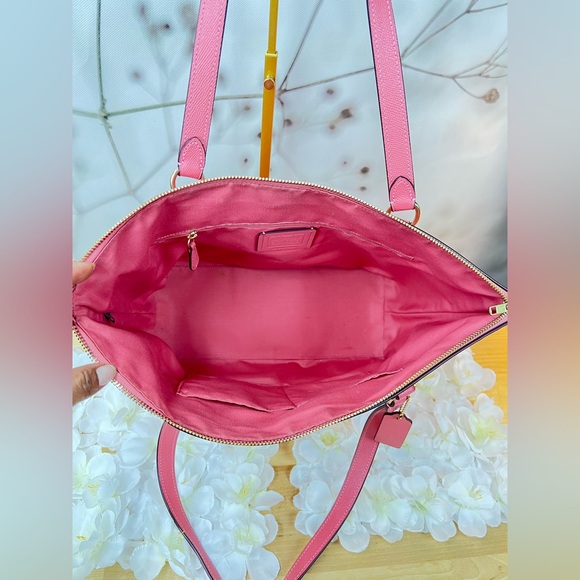 Coach Gallery Tote Shoulder Bag In Pink Taffy with Gold Accents - Picture 5 of 14